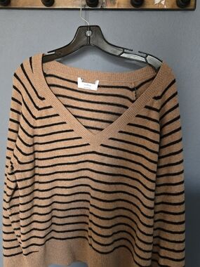 Old Navy Striped V-Neck Sweater in Camel and Black